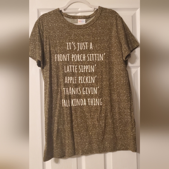 Lularoe Ladies Tee XL - Picture 1 of 2